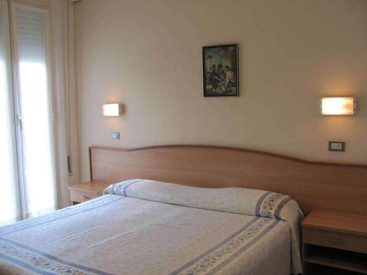 Albergo Moretti Сенигалия Стая снимка