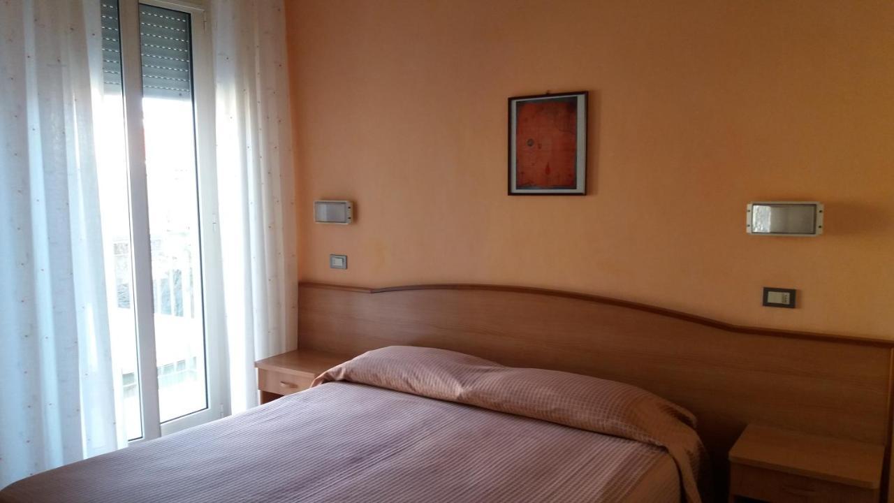 Albergo Moretti Сенигалия Екстериор снимка